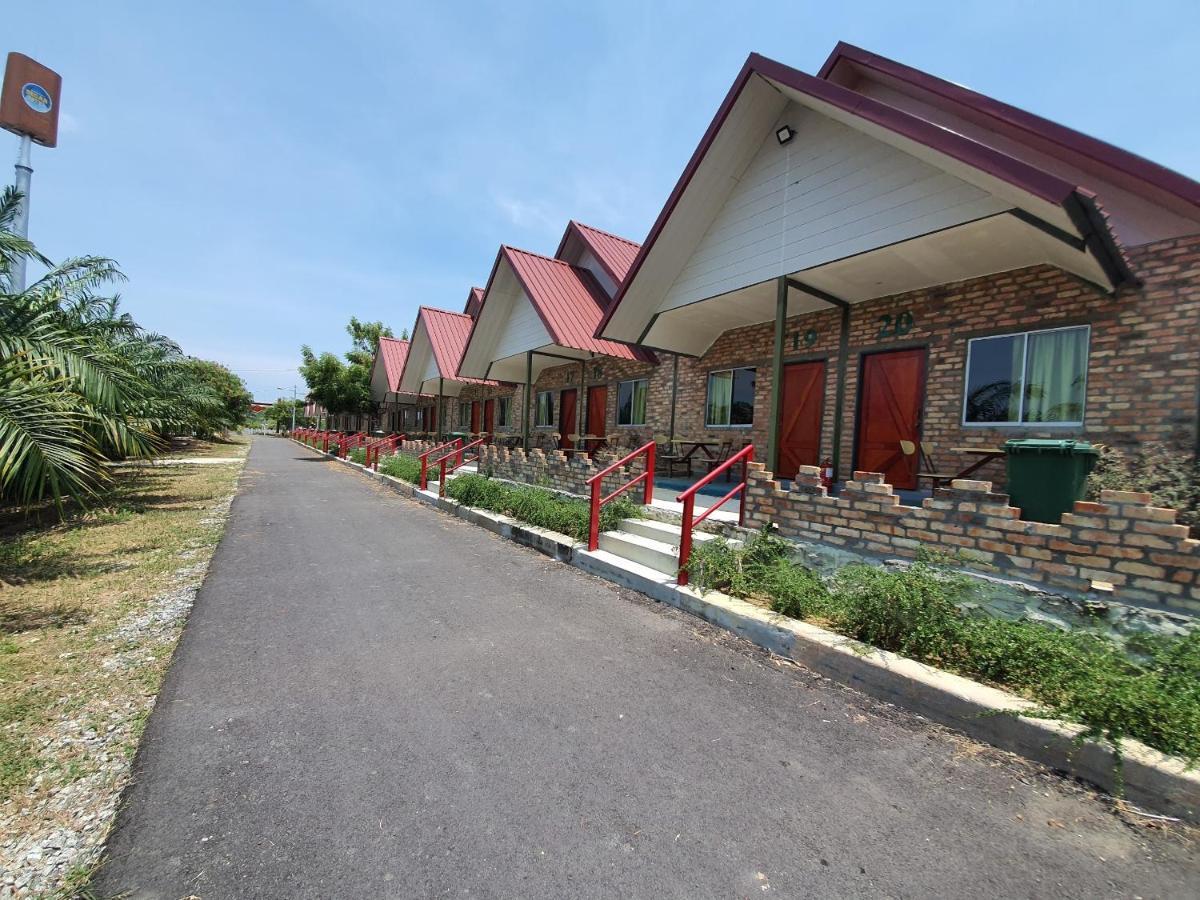 Spot On 90022 Segar Recreation Eco Park Hotel Port Dickson Exterior photo